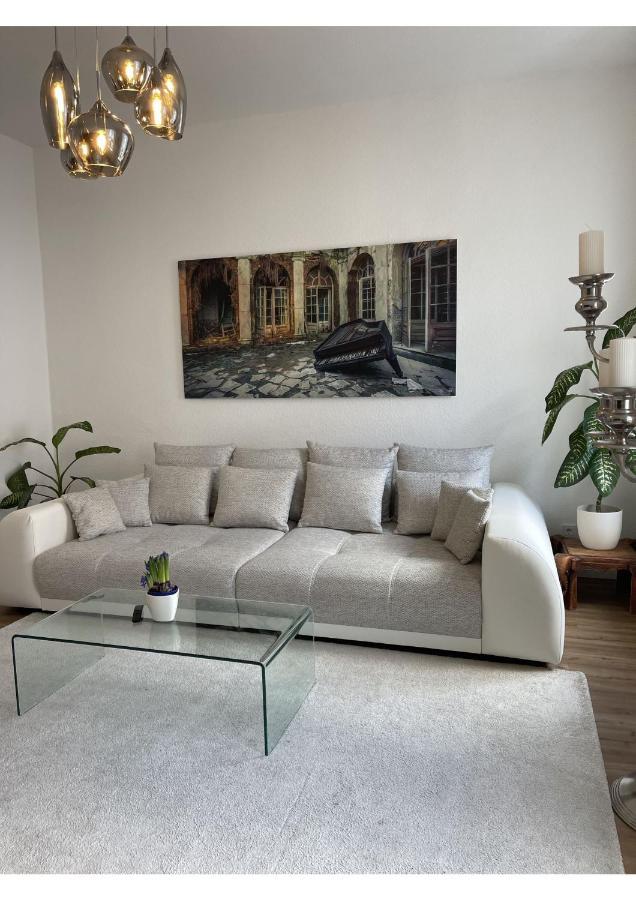 Attraktive Wohnung Mit Balkon Zum Gruenen Hinterhof Шверин Экстерьер фото
