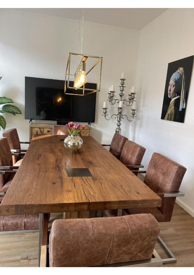 Attraktive Wohnung Mit Balkon Zum Gruenen Hinterhof Шверин Экстерьер фото