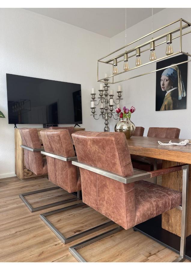 Attraktive Wohnung Mit Balkon Zum Gruenen Hinterhof Шверин Экстерьер фото